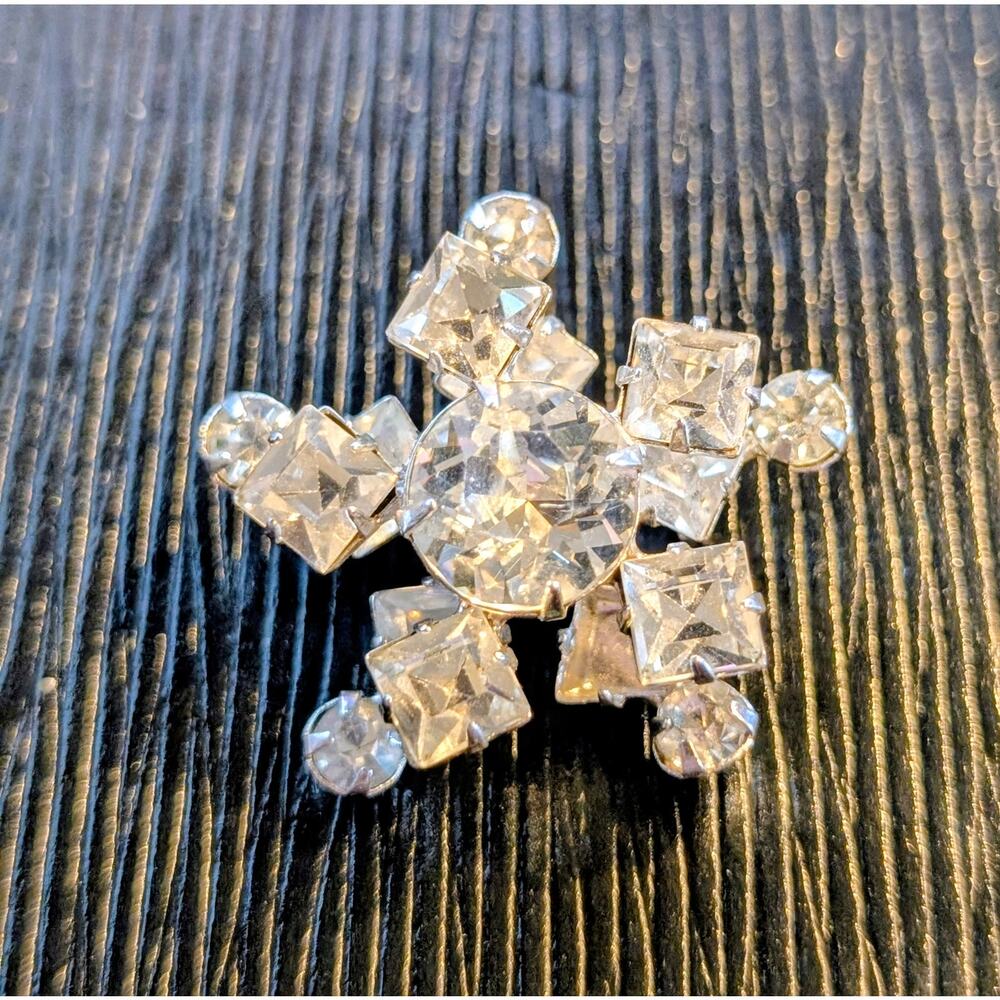 Vintage Flower Pinwheel Rhinestone Brooch